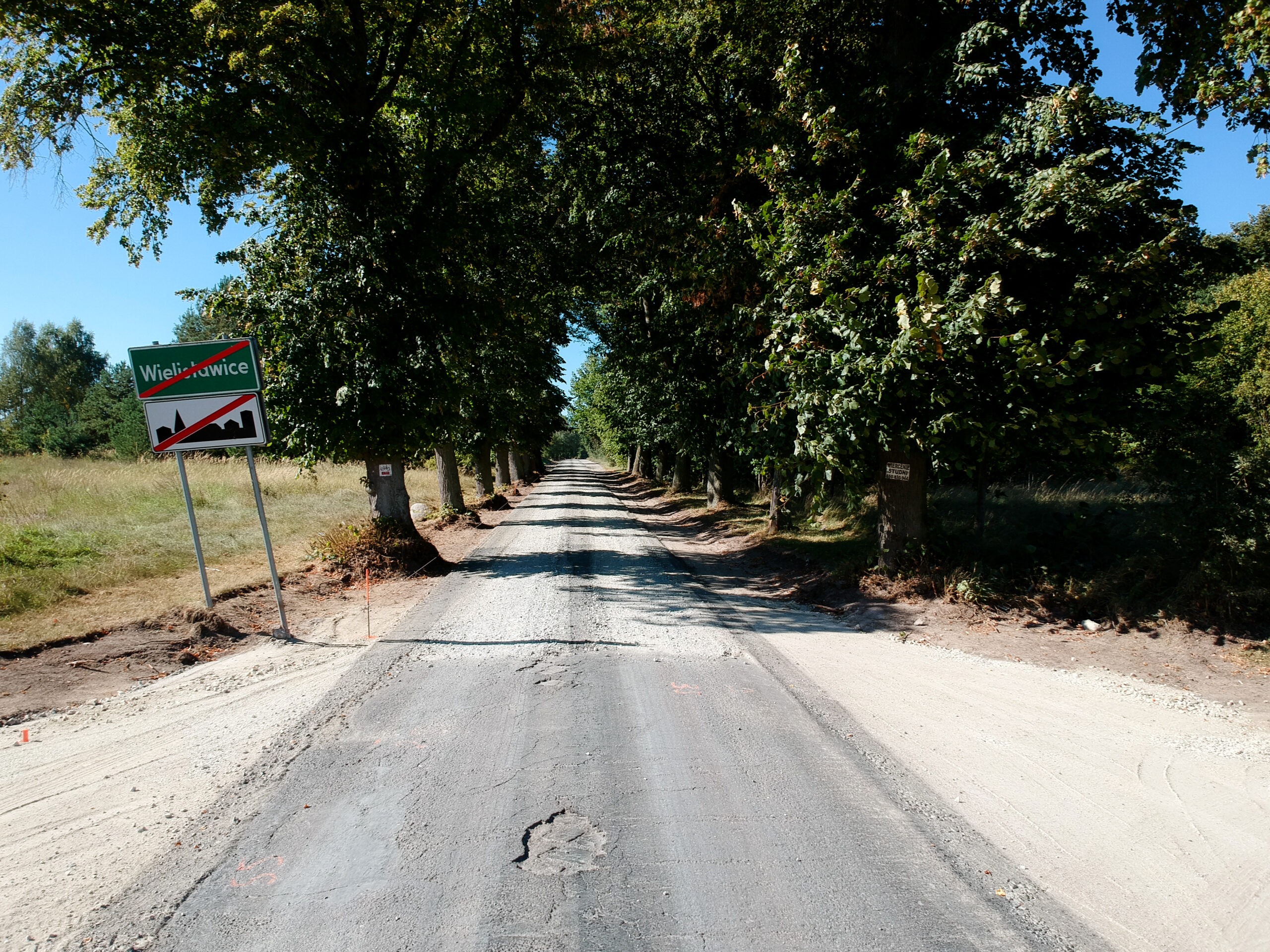 Remontowana droga w Wielisławicach