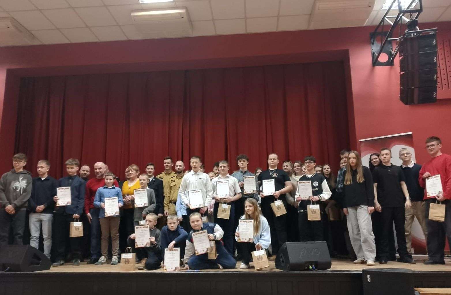 Na zdjęciu uczestnicy turnieju