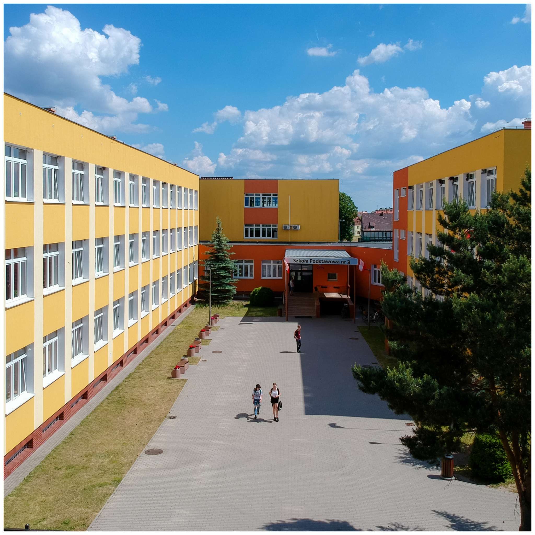 Na zdjęciu budynek szkoły