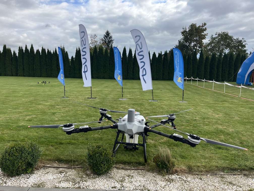 Na zdjęciu dron